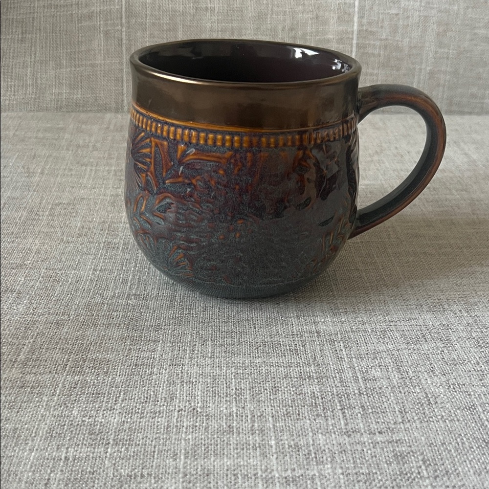 Textured Brown Glazed Ceramic Mug with Floral Detail